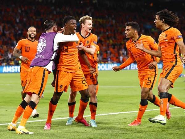 Bóng đá quốc tế 14/6: Hà Lan thắng ngày ra quân
